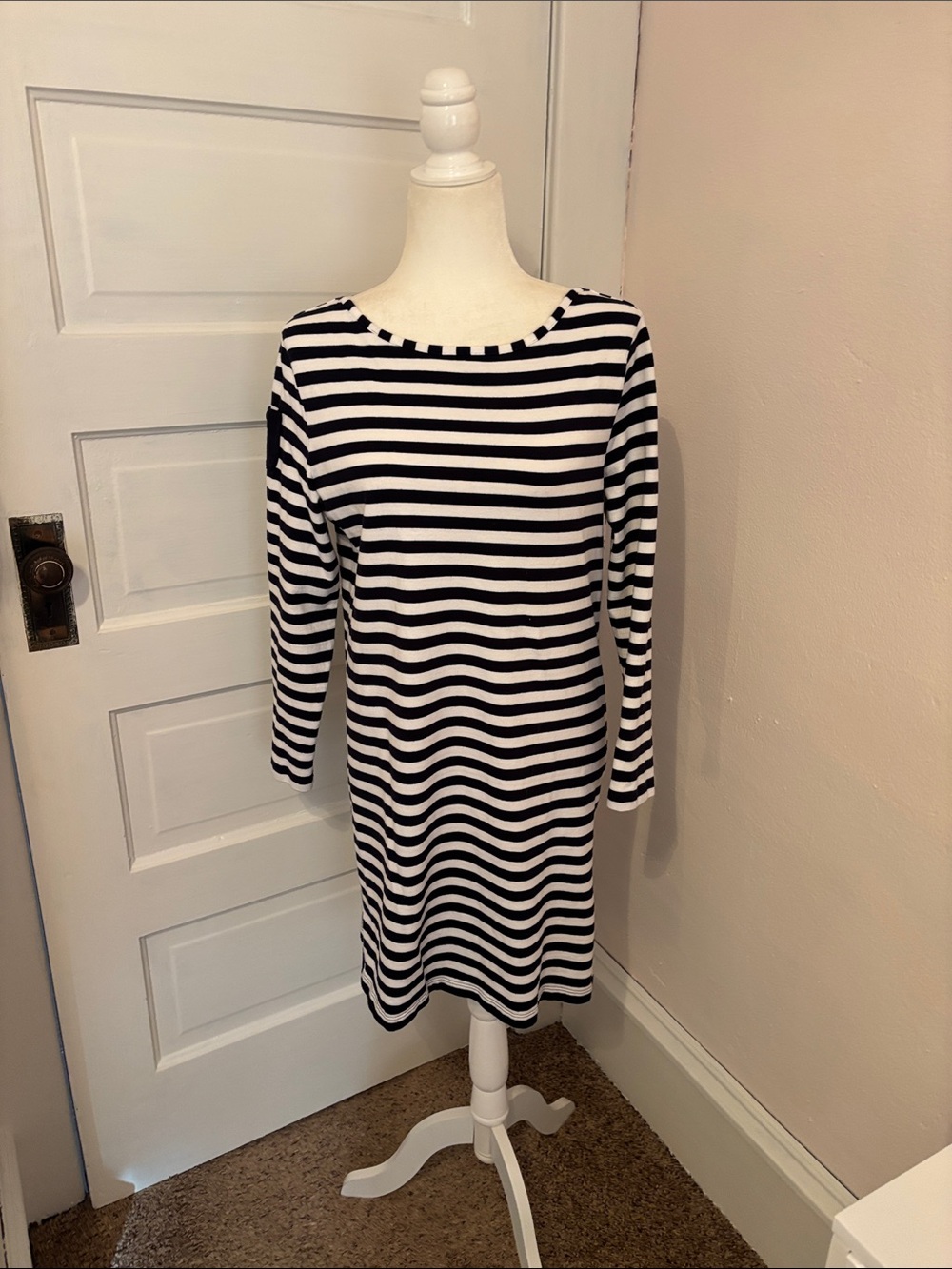 Vineyard Vines White and Navy Striped Long Sleeve Shift Dress